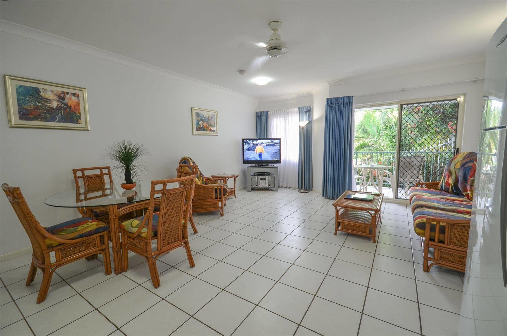 Beachfront Apartments On Trinity Beach Dış mekan fotoğraf