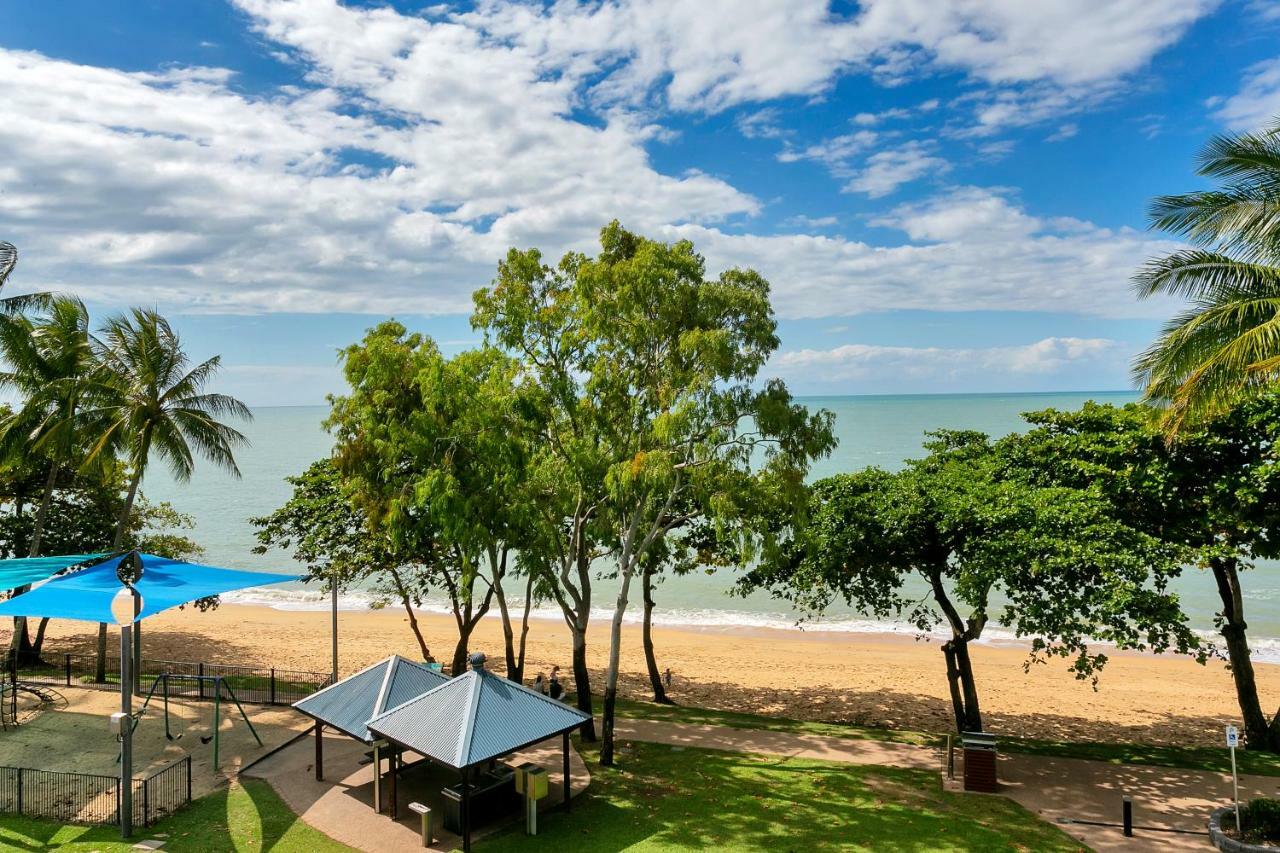 Beachfront Apartments On Trinity Beach Dış mekan fotoğraf